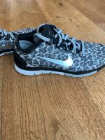 Nike Sportschuhe Gr. 37,5 Nordrhein-Westfalen - Bad Salzuflen Vorschau