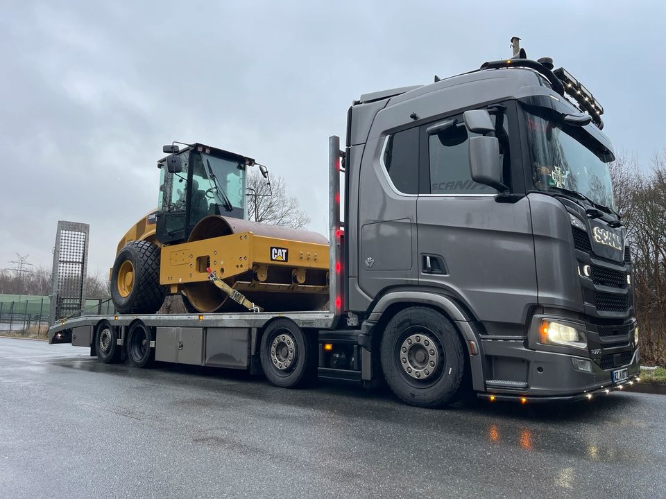 Transport von Baumaschinen # Trecker # Unimog # Multicar # Bagger in Hamburg