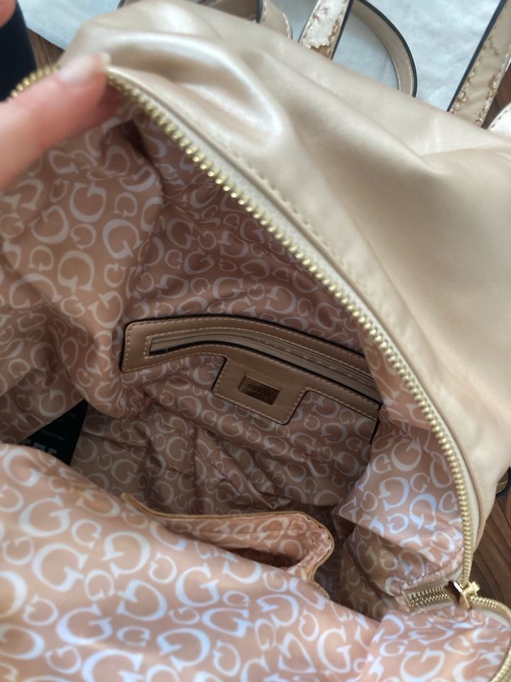 Guess Damen Rucksack in Braunschweig