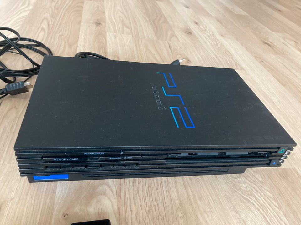 PlayStation2 PS2 incl. 3 Spiele, 4 Speicherkarten u. Converter in Taucha