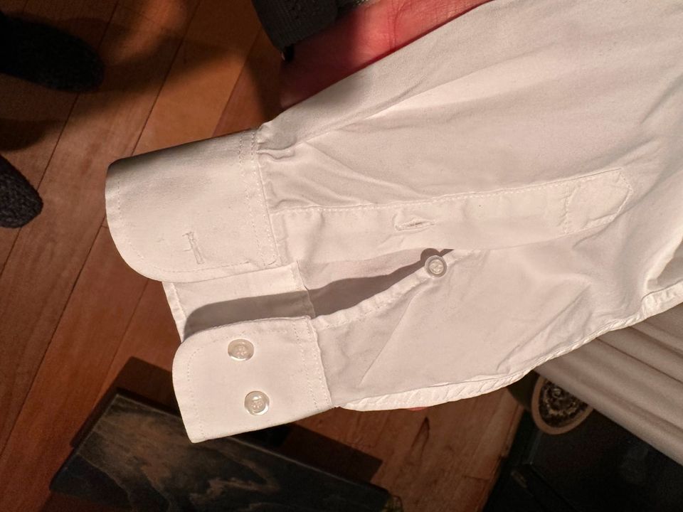 Weißes Herrenhemd sehr gut erhalten kaum getragen Größe XL in Köln