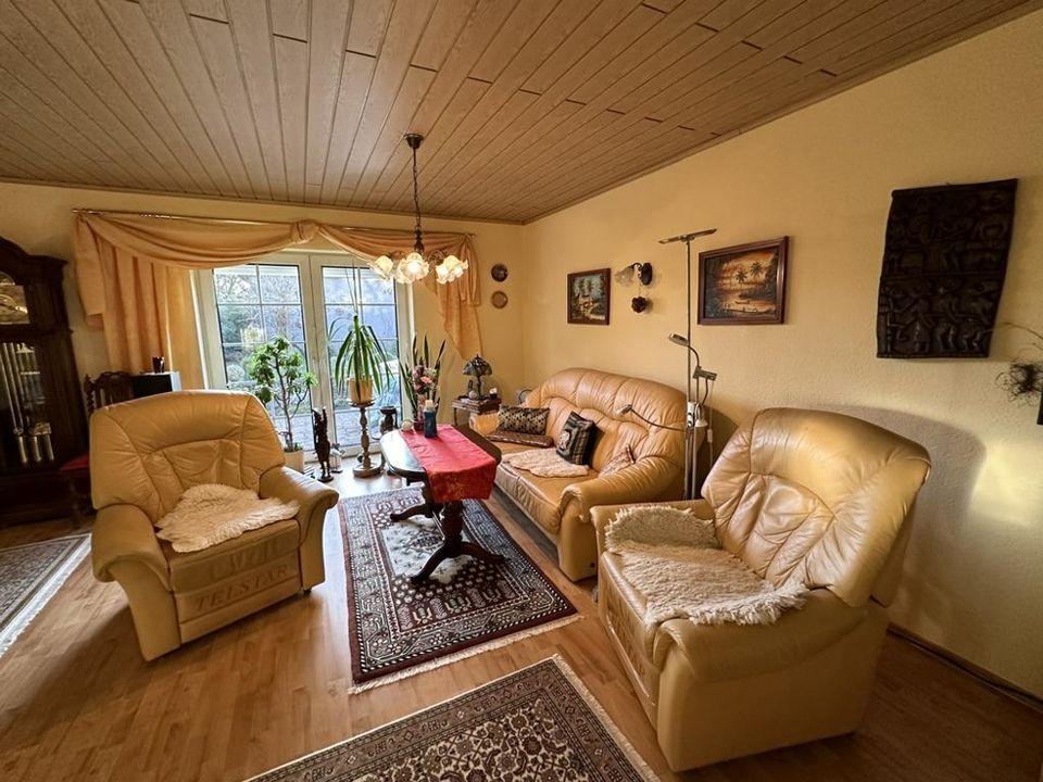 Gepflegtes Einfamilienhaus mit idyllischem Grundstück in beschaulicher Wohnlage, nur 5 Gehminuten bis zum Melzer See in Waren (Müritz)