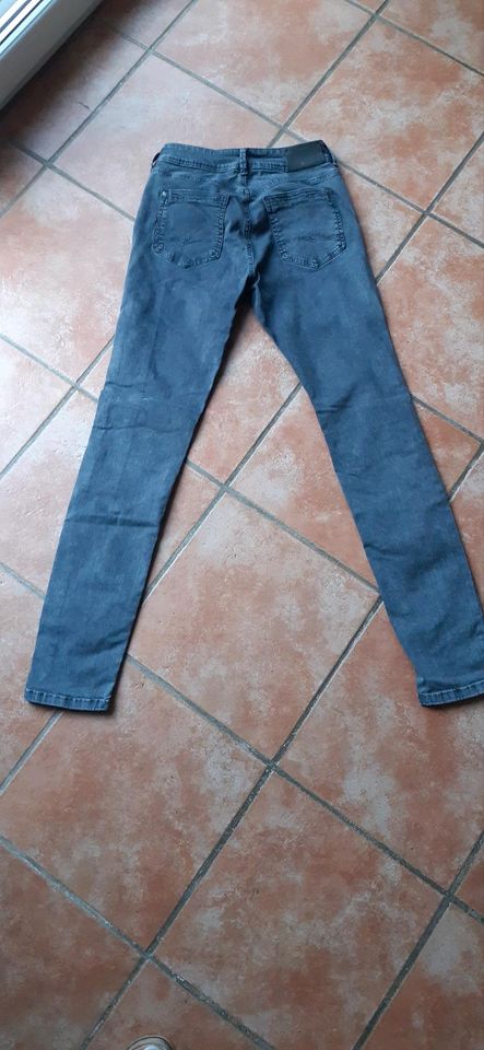 Street one Jeans Gr. 26/27 in Dorsten