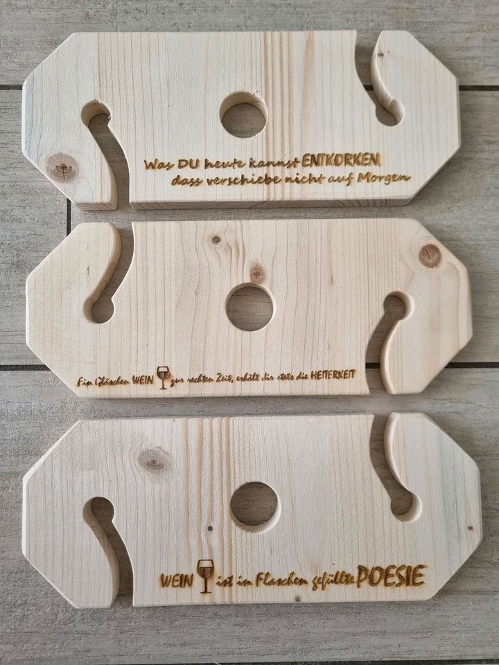 Wein Halter Geschenkidee persönlich Handmade Holz in Siegenburg