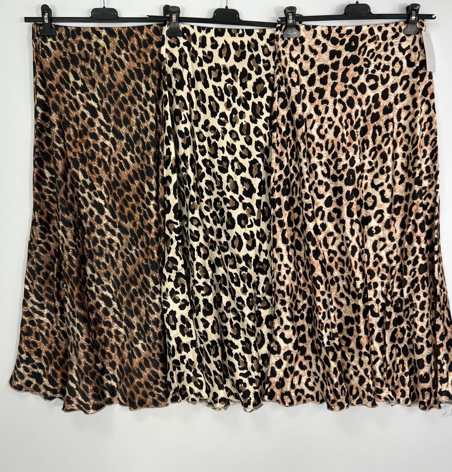 SALE Damen Trend Modell Leopard leo Rock Seide Satin glänzend in Mainz