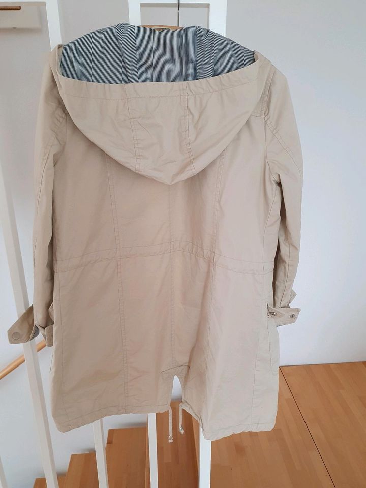 Mädchen / Damen Parka, Größe 34/36 in Stuttgart