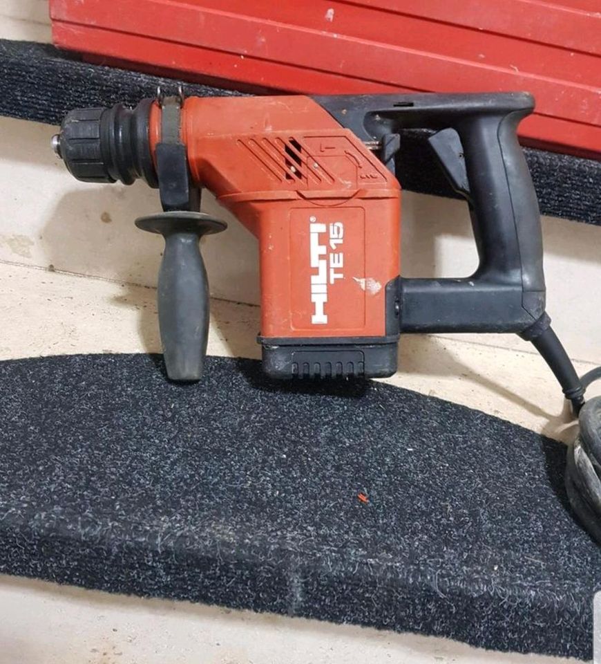 Hilti TE 15 Bohrhammer Kombihammer TOP in Emmerzhausen