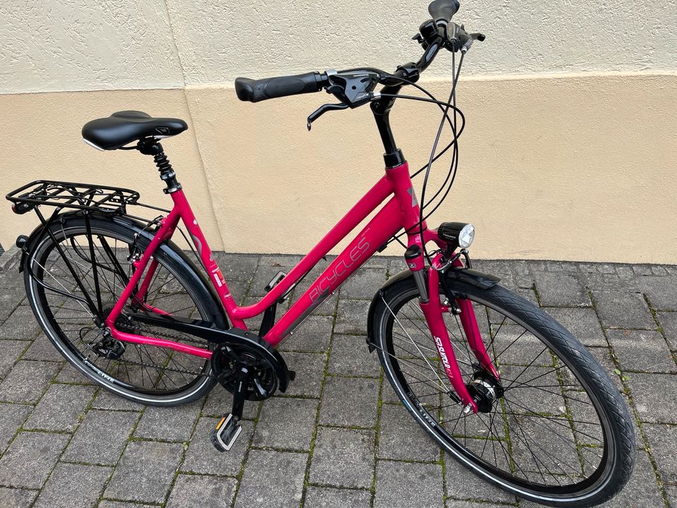 28“ Zoll Fahrrad 24-Gang, Nabendynamo, Vollfederung, Standlicht H in Singen