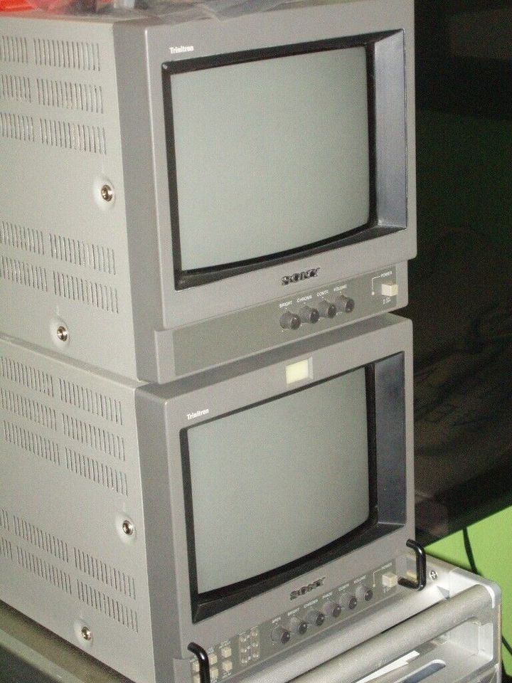 6 ZOLL SONY PVM-6041QM STUDIO MONITOR AKKU/12 V/220 VOLT in München