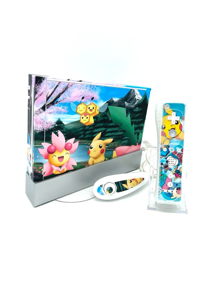 Wii Konsole - Pokémon Custom Skin in Porta Westfalica