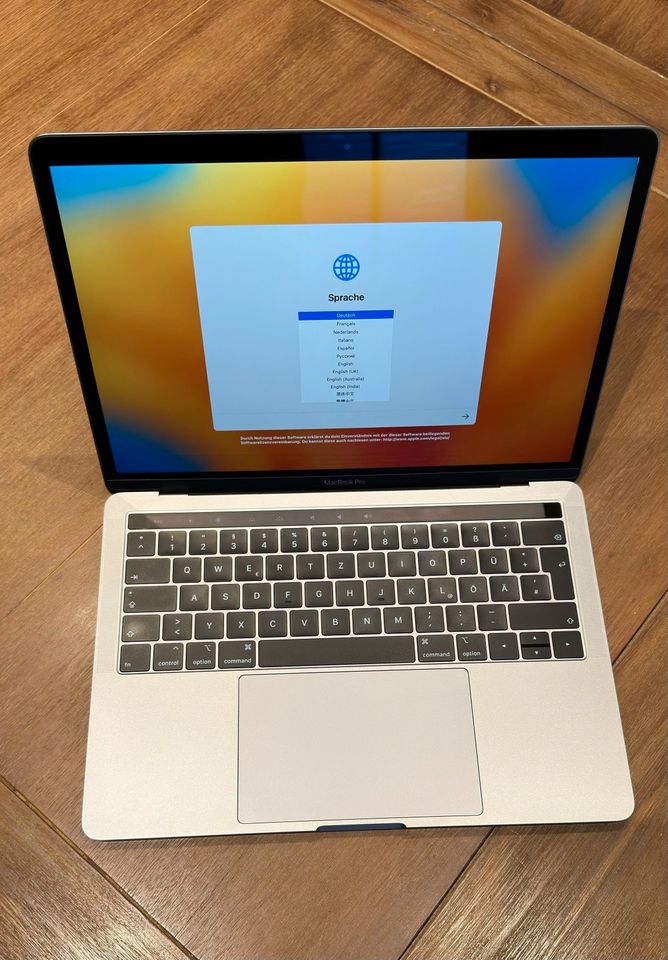 Apple MacBook Pro 13“, 2019, Touch Bar, 1. Hand *top* in Simmertal