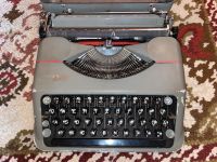 Hermes Baby Schreibmaschine, alt Nordrhein-Westfalen - Mönchengladbach Vorschau