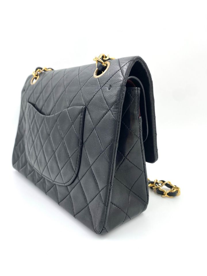 CHANEL Classic Timeless Double Flap Bag schwarz medium Lammleder GHW in München