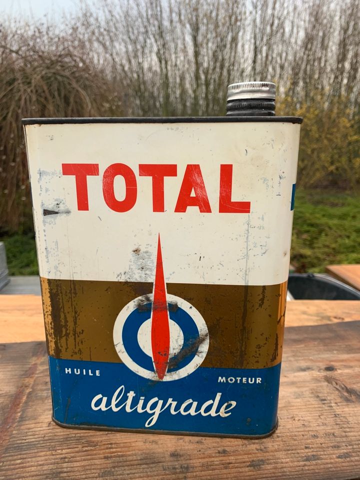 Total Altigrade Öldose 50er Jahre Vespa Scooter Patina Deko Loft in Korschenbroich