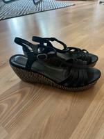 Keilabsatz-Schuhe von tamaris schwarz Sachsen-Anhalt - Halle Vorschau