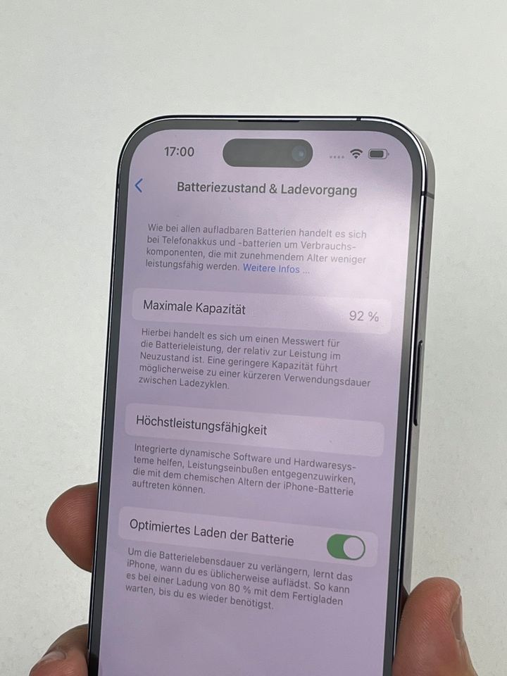 Apple iPhone 14 Pro Dunkel Lila in Berlin