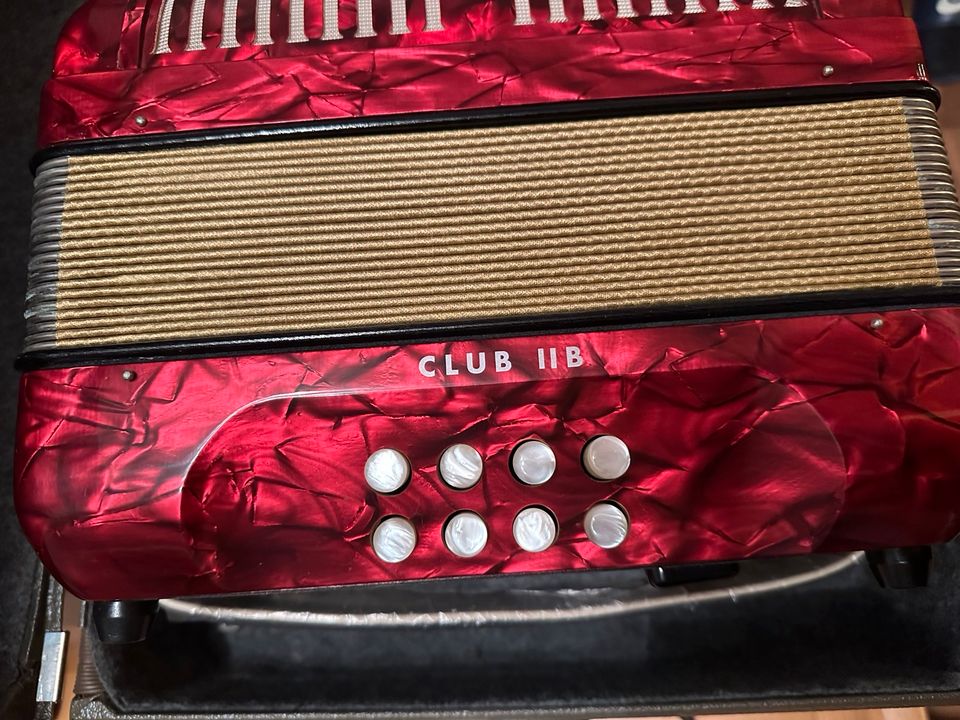 Akkordeon, Harmonika Hohner Club C/F in Achstetten