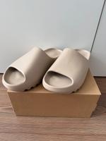 Yeezy Slides „Pure“ (2021), Größe EU 46 / US 11, NEU Hessen - Hochheim am Main Vorschau