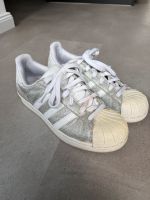 Adidas Superstar Silber Gr. 37 1/3 Nordrhein-Westfalen - Hilden Vorschau