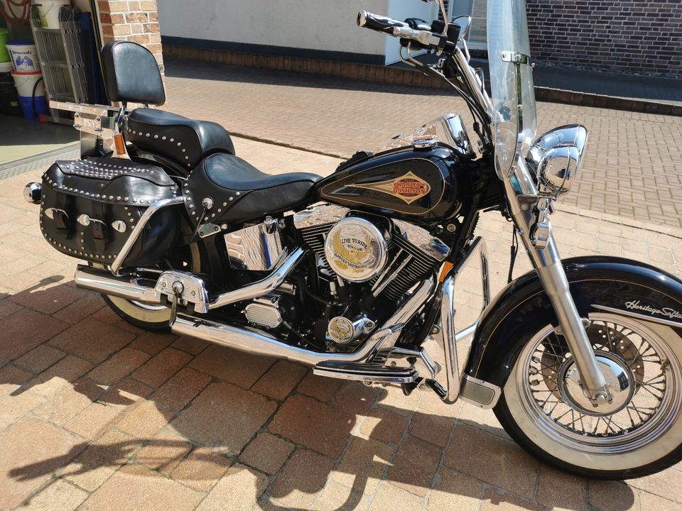 Harley Davidson Heritage Softail FLSTC EVO in Duisburg