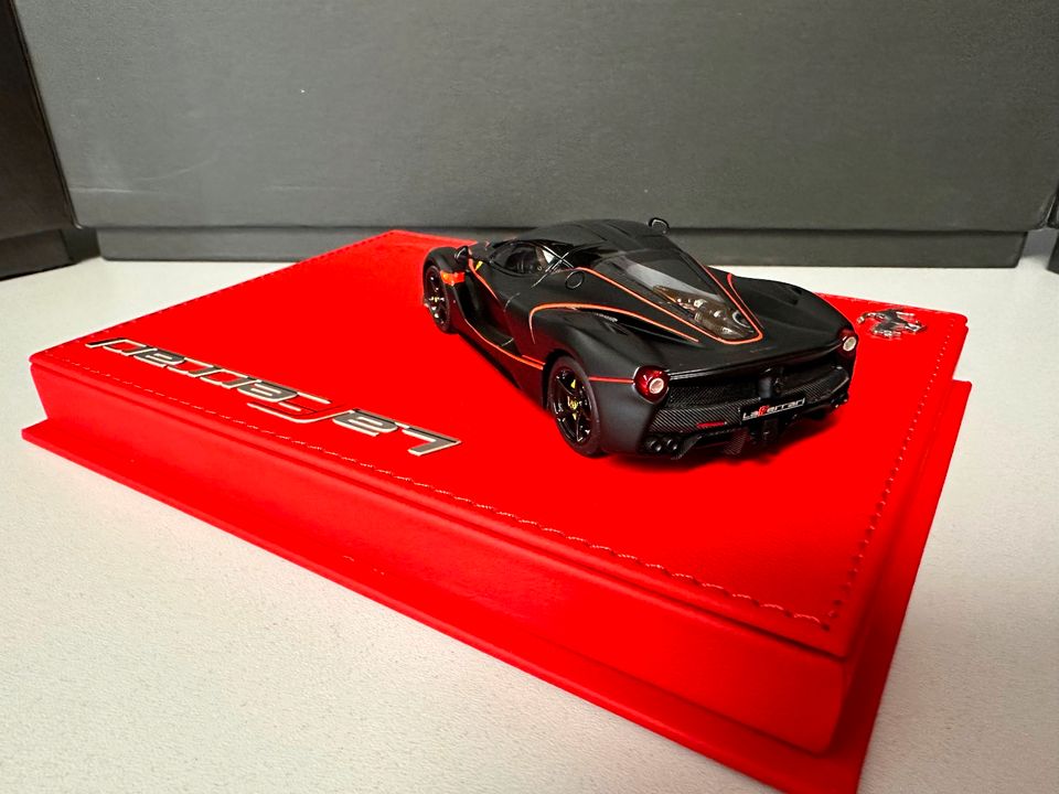 BBR Models Sondermodell Calsito Ferrari LaFerrari in 1:43 in Hamburg