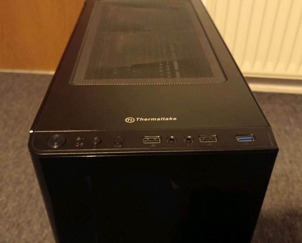 Thermaltake V200 TG Gehäuse schwarz tempered Glass in Barsinghausen