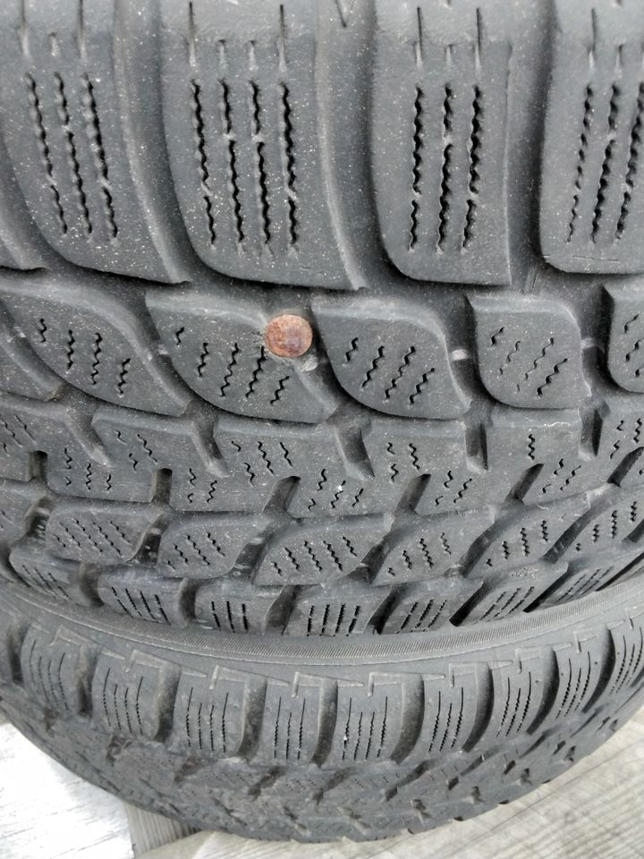 Räder Reifen BRIDGESTONE Blizzak 245/45 R18 96V, Felgen  8Jx18H2 in Maulburg