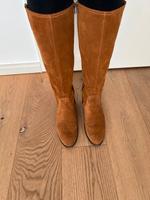 Schöne Lederstiefel von Tamaris Gr. 38 Niedersachsen - Rastede Vorschau