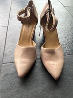 Paul Green Schuhe Pumps Dirndl gr 7 NEU BEIGE Bayern - Marktheidenfeld Vorschau