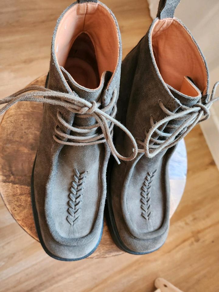 Naguisa Araura Boots Wildleder Schnürschuhe Square Toe Grün in Hamburg