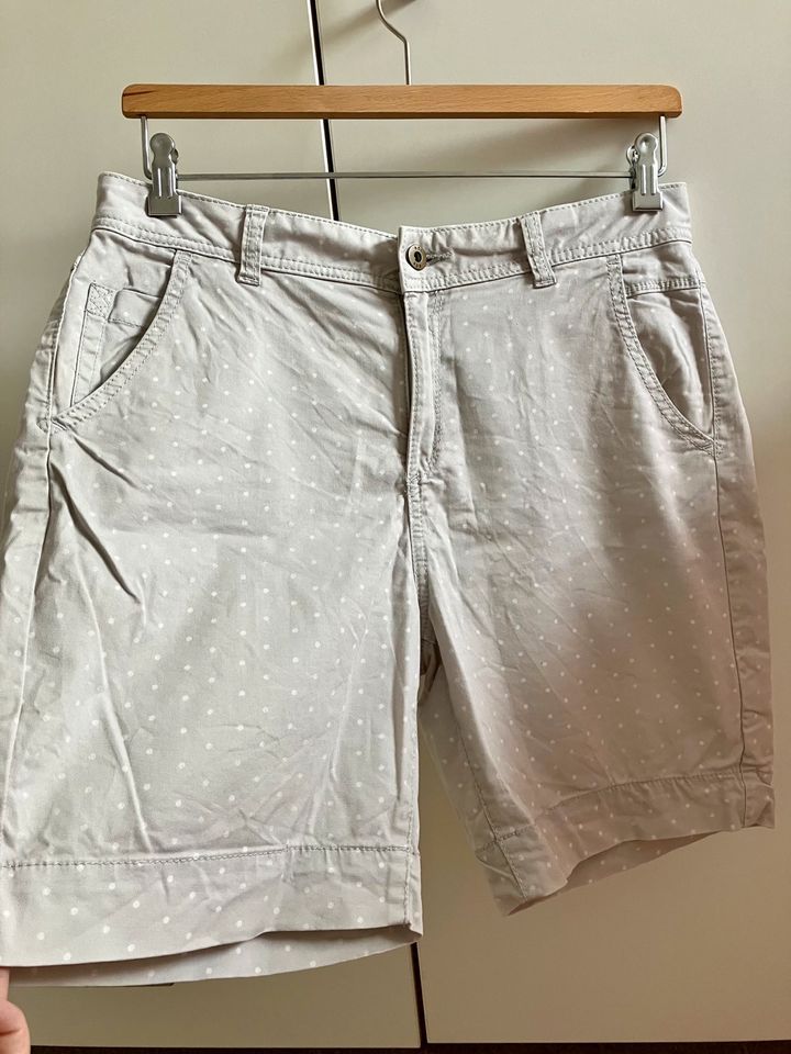 Edc by Esprit Shorts / Größe 38 in Seevetal