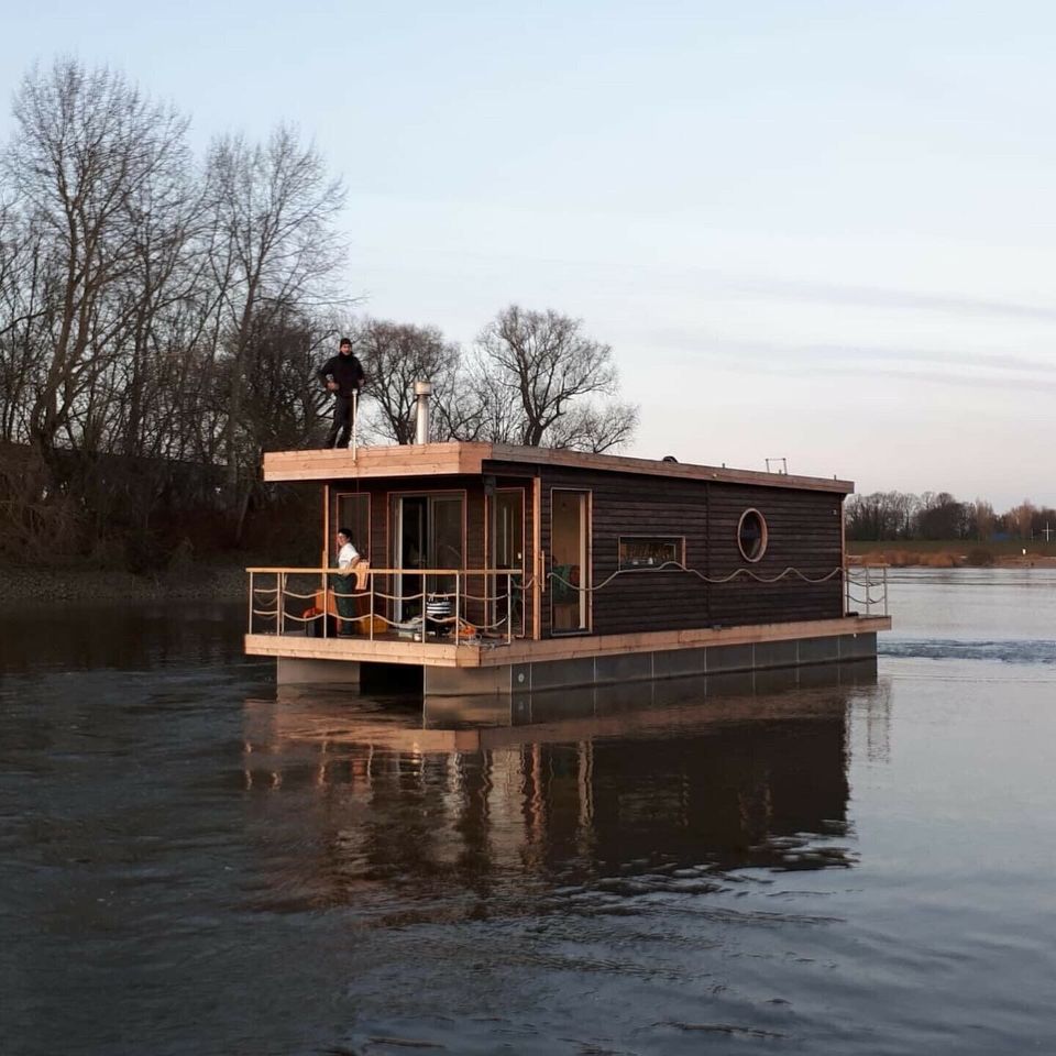 Ökologischer Hausboot Neubau bis 20m individuell mit Liegeplatz in Hamburg