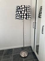 Ikea Stehlampe Arstid mit Lampenschirm schwarz/weiß Hessen - Kassel Vorschau