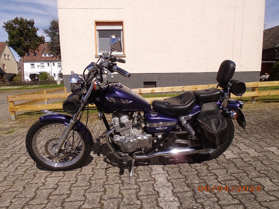 HONDA REBEL 125 Chopper in Bad Sobernheim