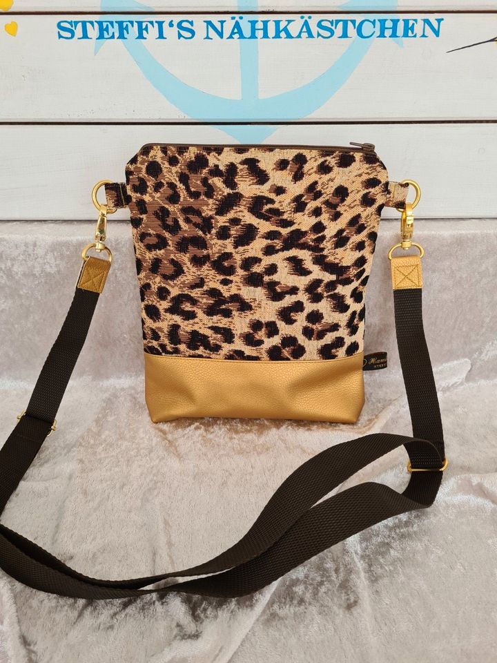 Umhängetasche „Steffi“ Leopard / Gurtbandtasche / Schultertasche in Hamburg