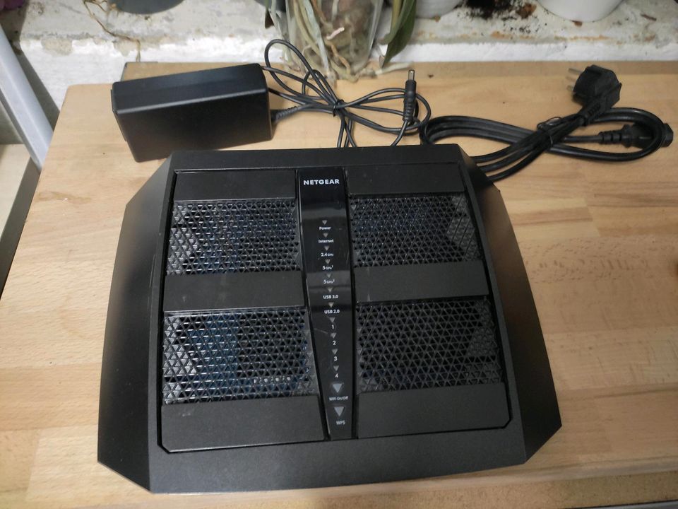 Wlan Router Nighthawk X6 Stand 15.01. in Hausen am Tann