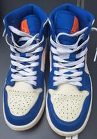Nike Air Jordan 1 Mid "Knicks" Blau Orange Herrensneaker Gr. 42 Frankfurt am Main - Dornbusch Vorschau