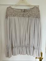 Made in Italy Bluse Shirt Blusenshirt Spitze & Volant Taupe M/L Hessen - Dreieich Vorschau