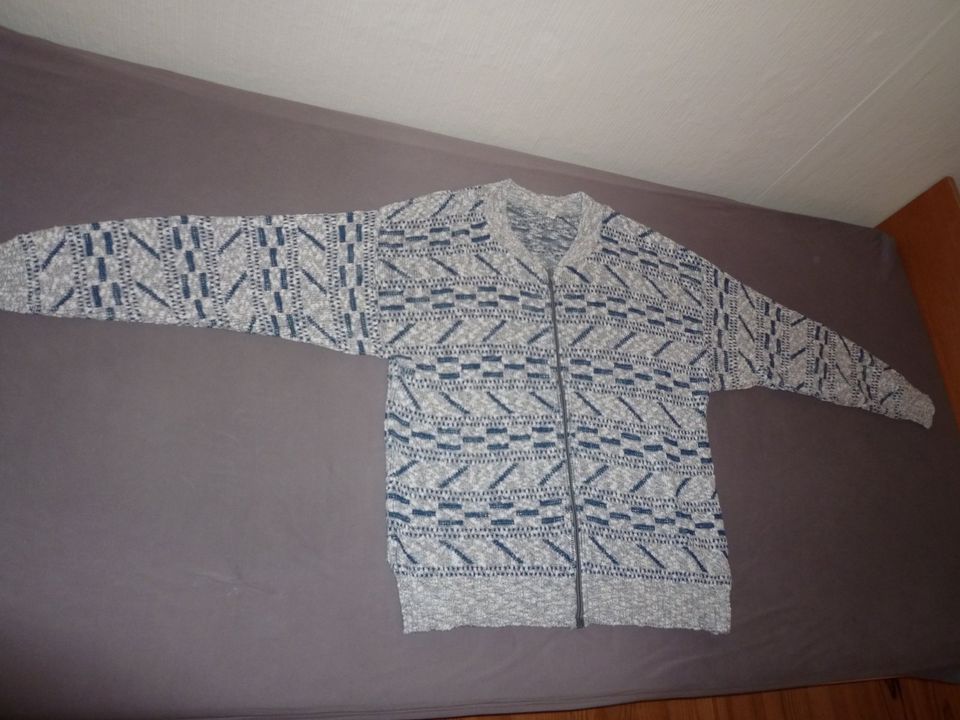 Strickjacke langarm mit Reißverschluß, beige-blau, Gr. L (52) in Nördlingen