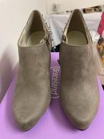 Pumps High Heels Damen 39 NEU mit Nieten Sachsen - Naunhof Vorschau