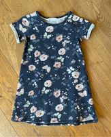 Kleid mit Blumen H&M blau Größe 110/116 Nordrhein-Westfalen - Hürth Vorschau