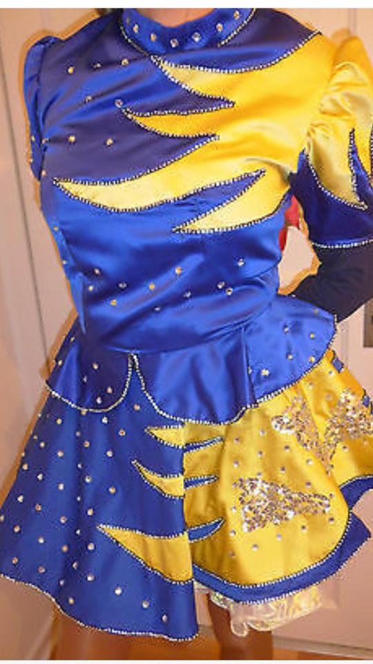 Gardekostüm Tanzuniform für Tanzmariechen incl Feder Hut in Eichenzell
