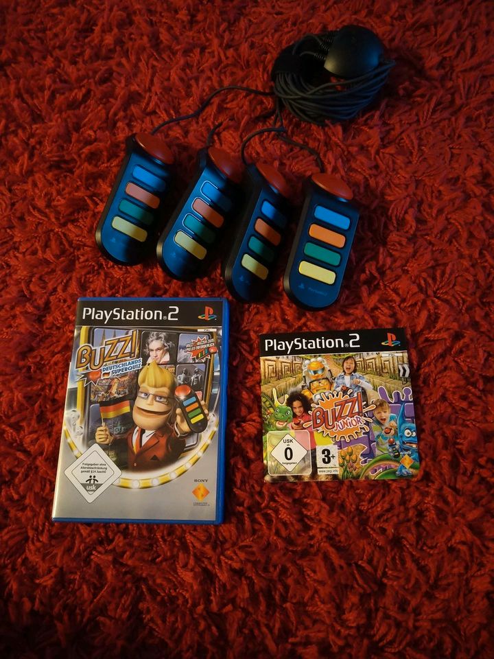 Playstation 2 Buzz und Buzz Junior inklusive 4 Controller in Bad Lippspringe