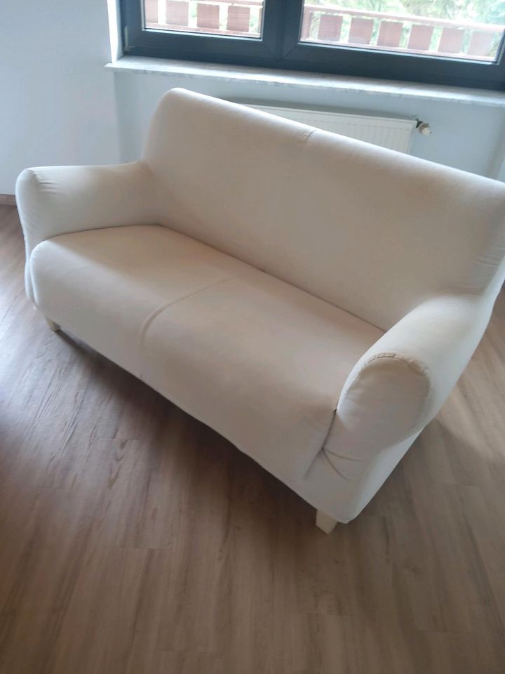 Sofa / Couch/ klein und zeitlos in Bad Schönborn