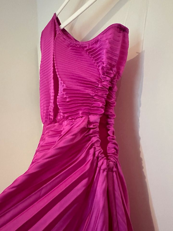 Kleid von Feversave in Pink in München