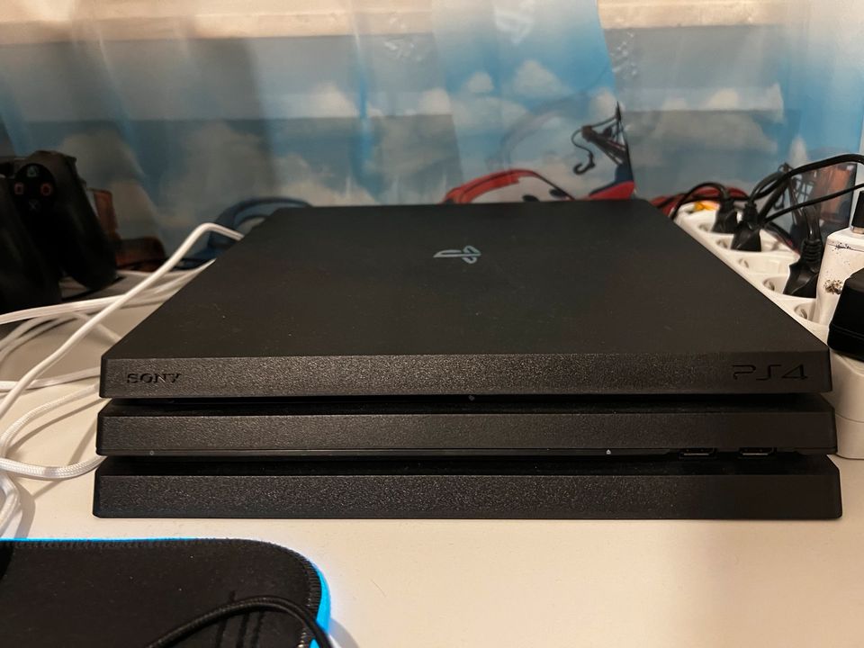 PlayStation 4 Pro 1 TB Konsole in Sankt Augustin