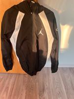 Nike Jordan Windbraker Niedersachsen - Leer (Ostfriesland) Vorschau