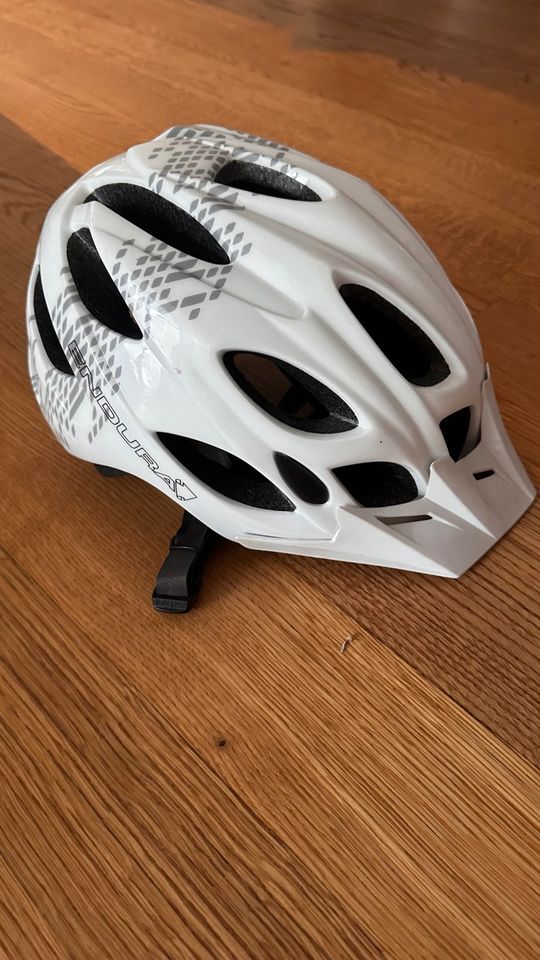 Endura Sport Fahrradhelm Grösse M 55-59 in Berlin