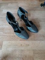 Tamaris Touch it Pumps schwarz silber metallic Glitzer Gr. 38 NEU Nordrhein-Westfalen - Spenge Vorschau