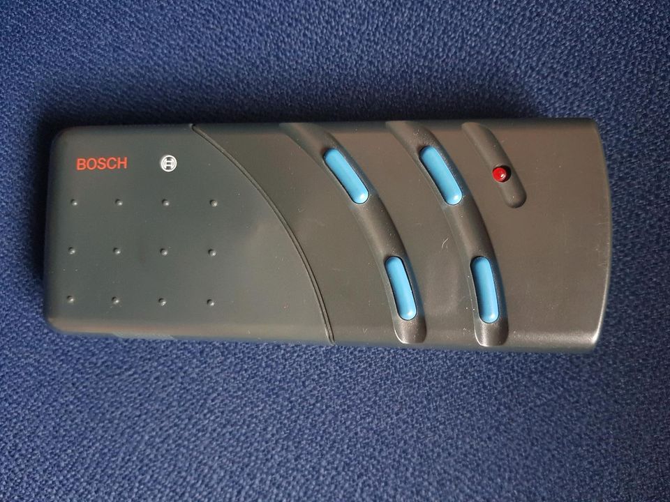 Original Bosch 4-Kanal Handsender 40,685 MHz, 7781 999 712, rot in Aichwald